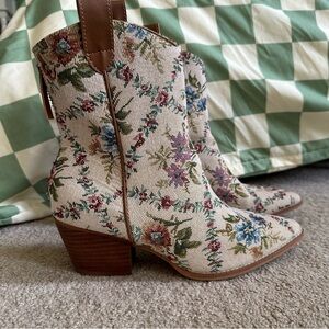 Floral Tapestry Ankle Western Boots